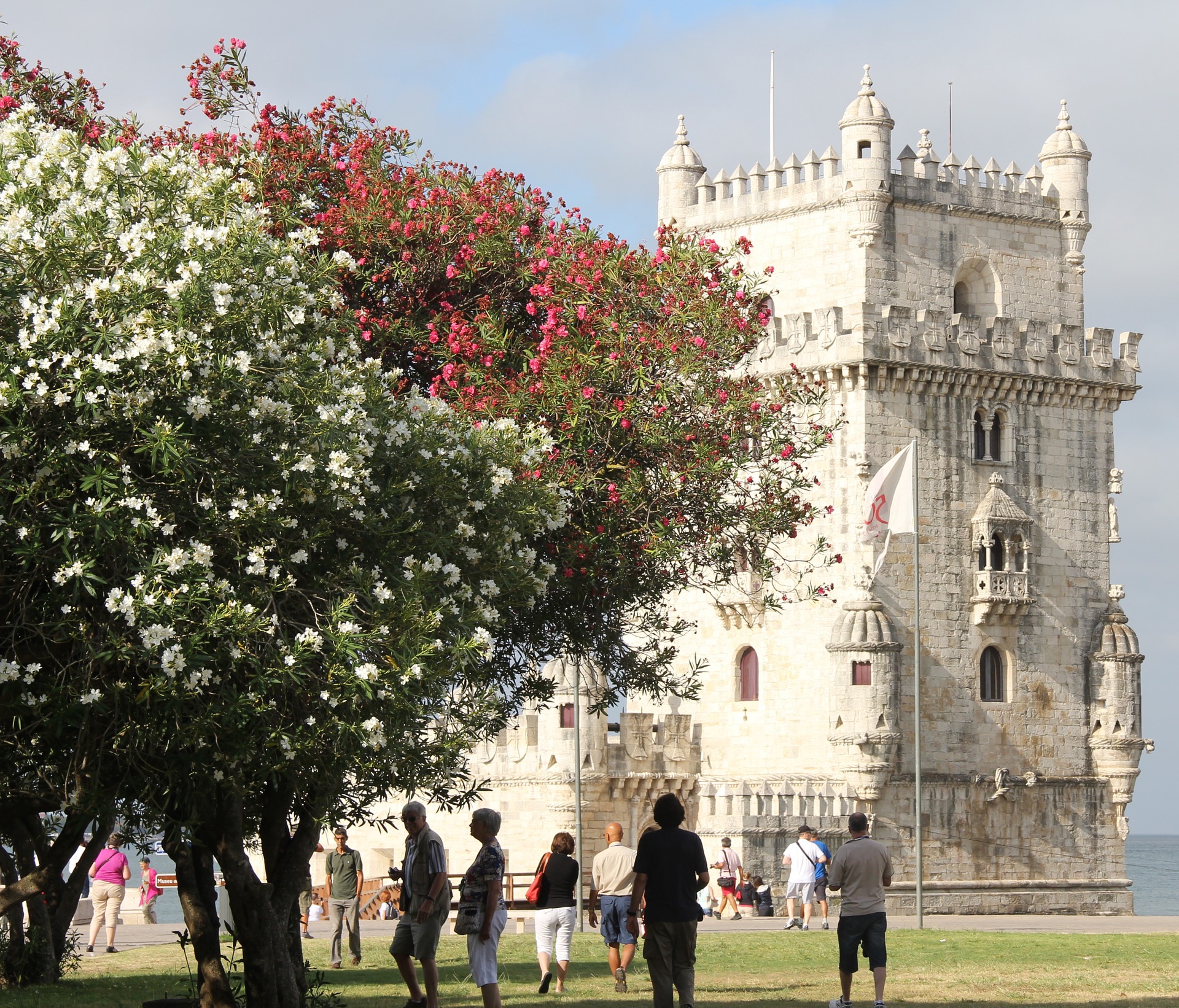 Lonely Planet considers Lisbon the 18th best destination in the world