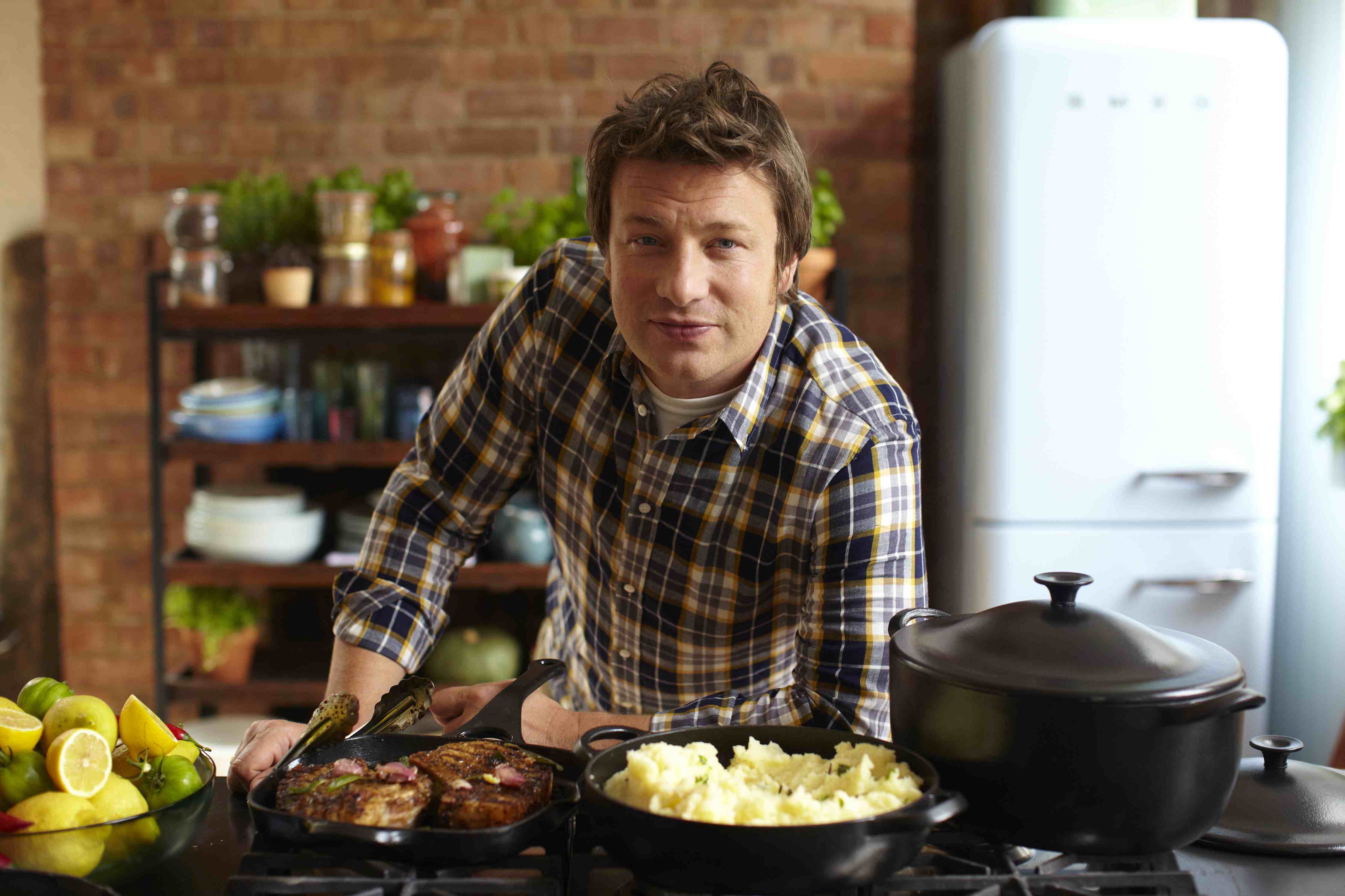 Jamie Oliver plans to open a restaurant in Lisbon