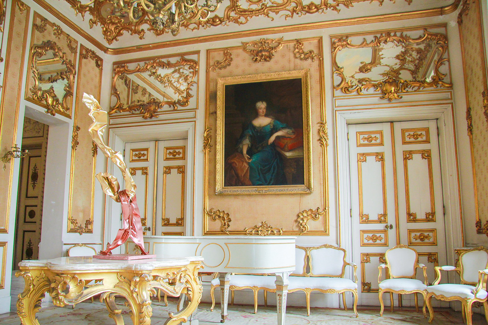Salão Luis XV palacete Mendonça, exposição Miguel Rodrigues, Aga Khan Portugal