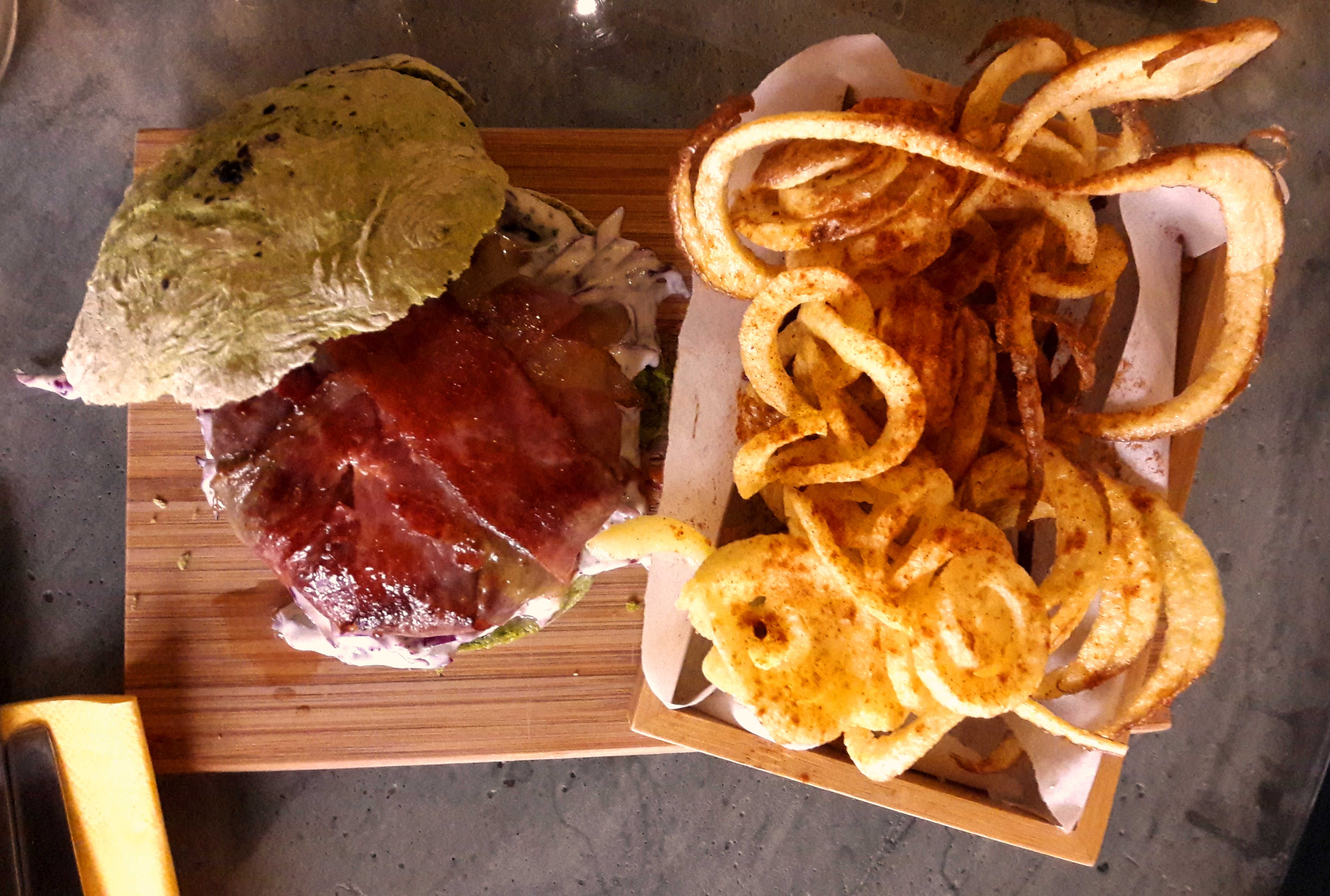 hamburguer restaurante Mezzanine Lisboa
